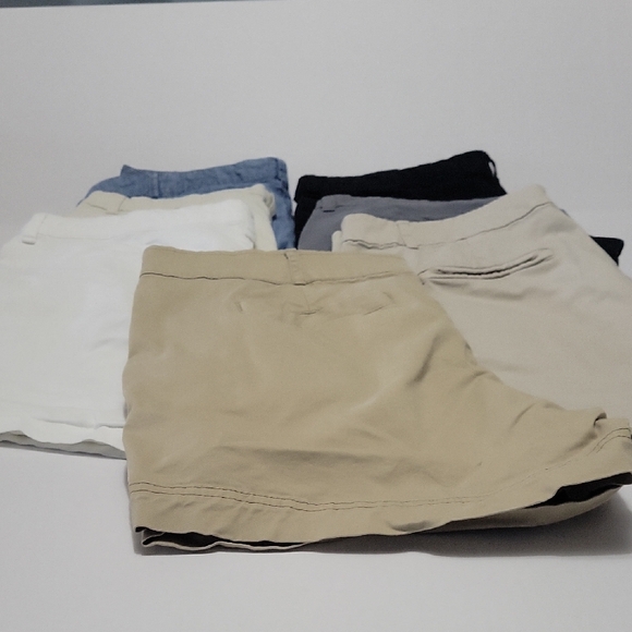Bundle of 7 Women's Shorts Sizes 14-16 - Picture 1 of 10